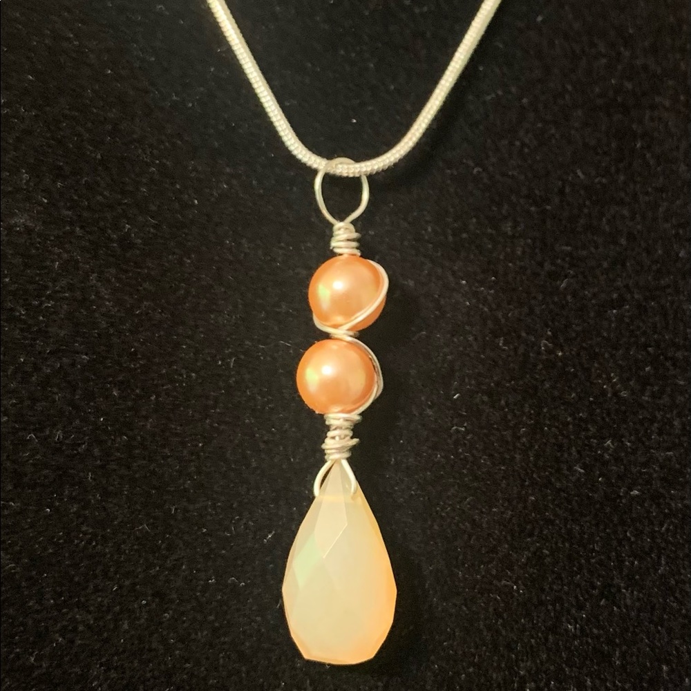 Pearl, Calcedony Tear drop Briolette/Peach Cultured Pearl.SS Wire wrapped - Picture 6 of 8
